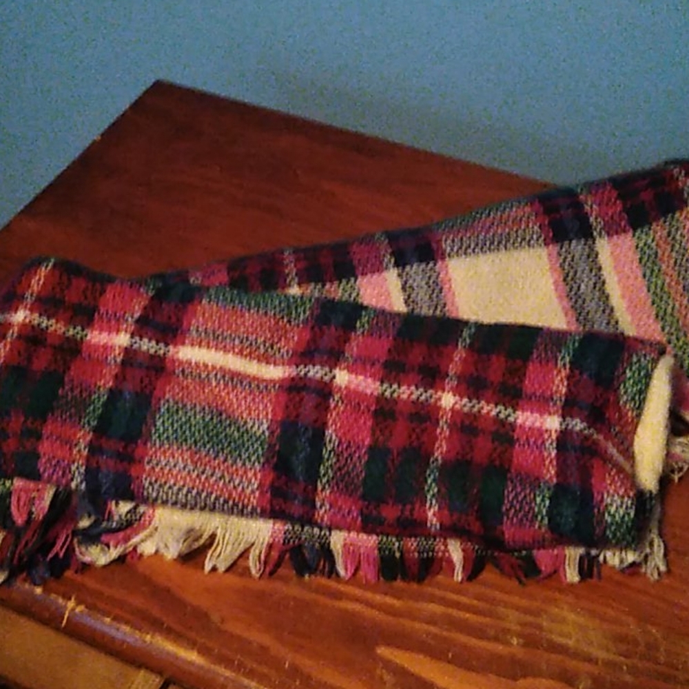 Women's scarf
